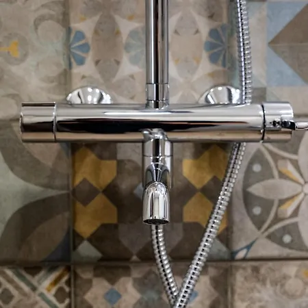 Second Next To Sea Garden * Warna