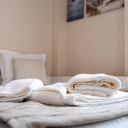 Second Next To Sea Garden * Warna