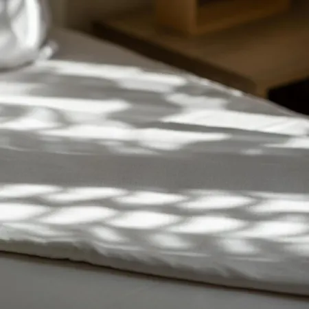 Second Next To Sea Garden Warna