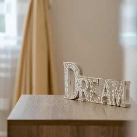 Second Next To Sea Garden Warna