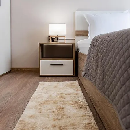 Apartment Second Next To Sea Garden