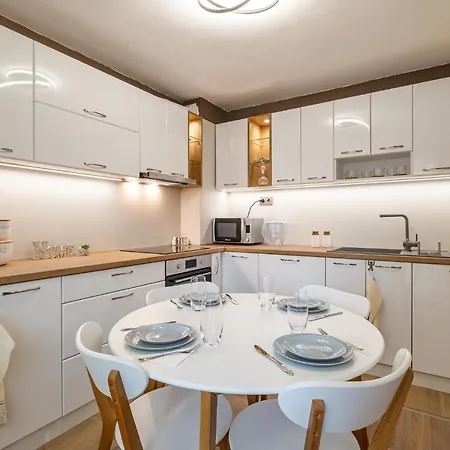Second Next To Sea Garden Daire