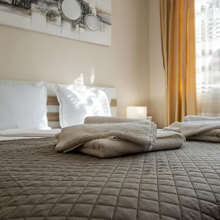 Second Next To Sea Garden 瓦爾納