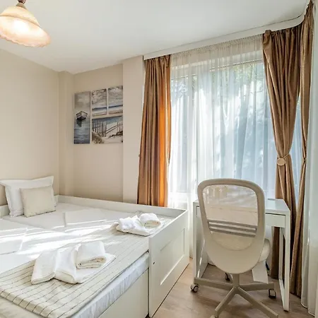 아파트 Second Next To Sea Garden 바르나