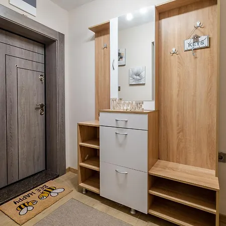 Second Next To Sea Garden 아파트 *