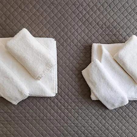 Second Next To Sea Garden 아파트 바르나